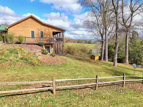 A home in Hayesville