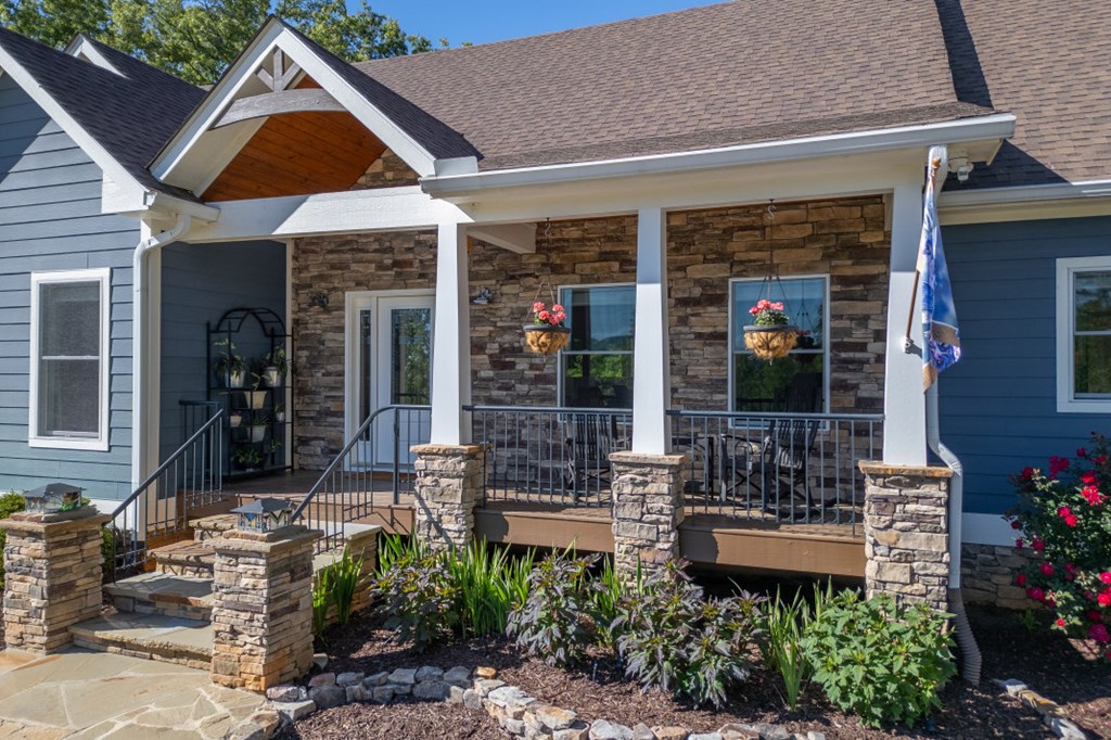 128 Gray Eagle Lane