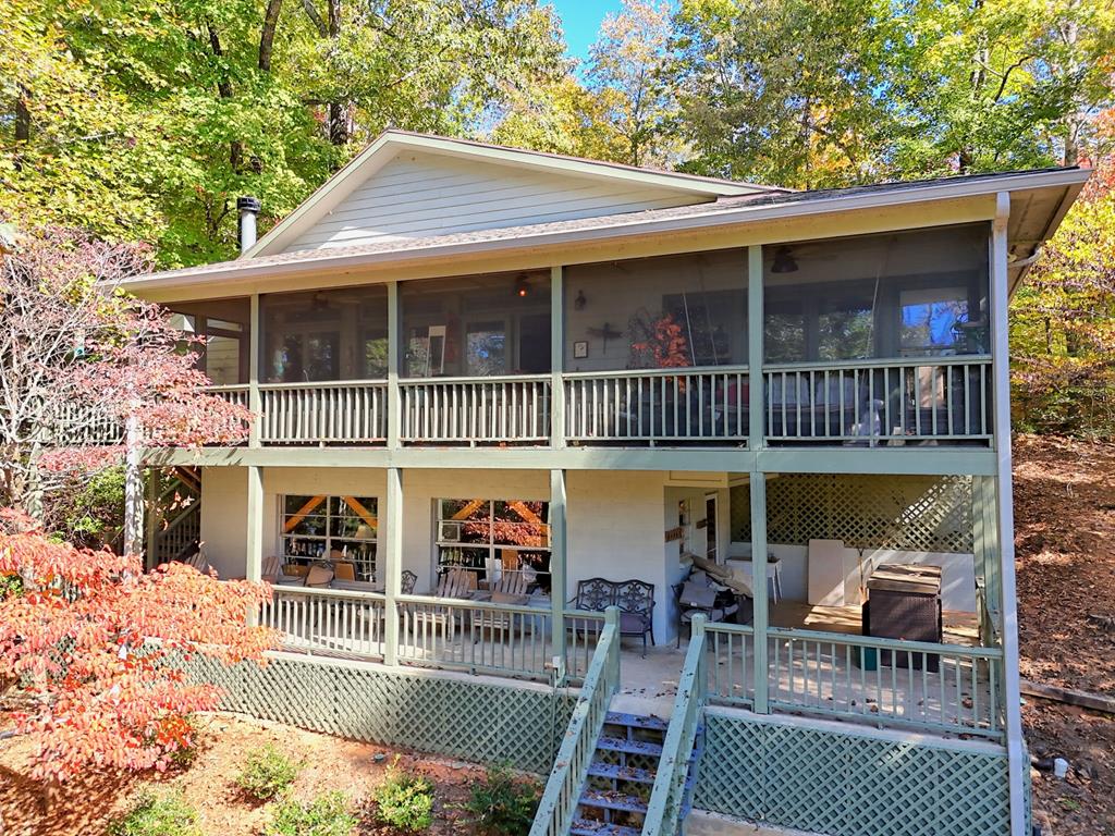 888 Moccasin Creek Road