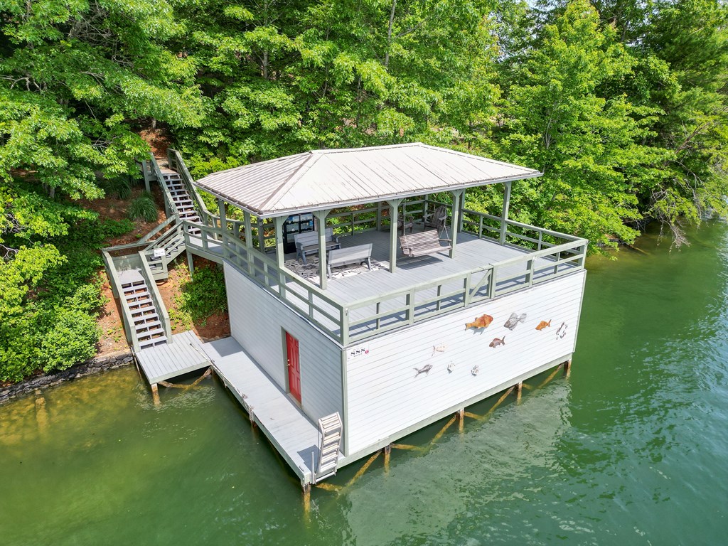 888 Moccasin Creek Road