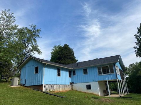 A home in Hayesville