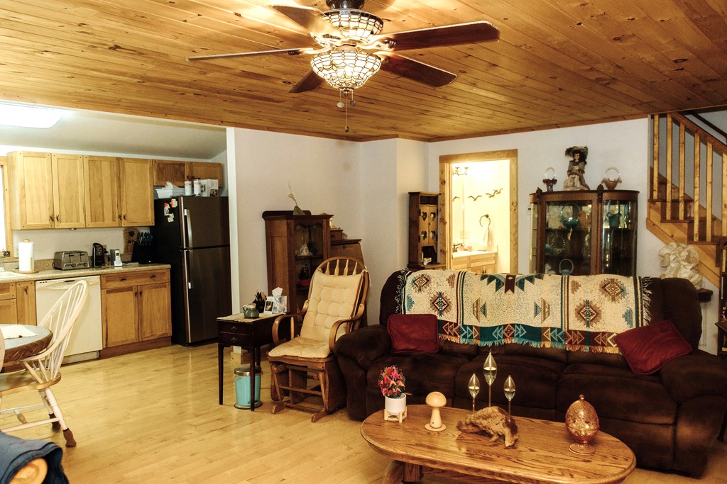 837 River Forest Run