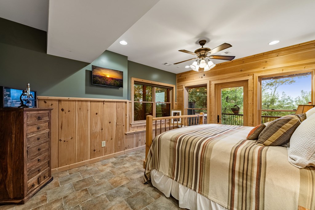 Morganton, Georgia, 30560, United States, 4 Bedrooms Bedrooms, ,5 BathroomsBathrooms,Residential,Active,1952626