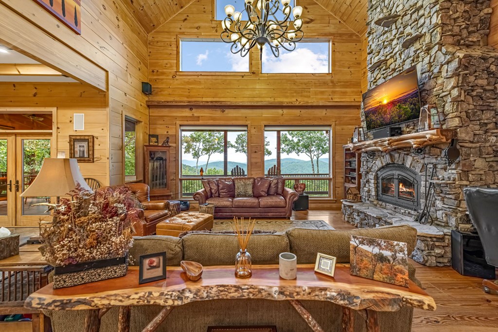 260 Huckleberry Hollow