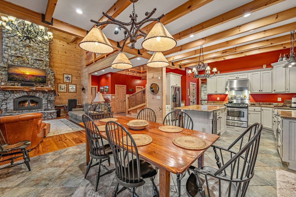 260 Huckleberry Hollow