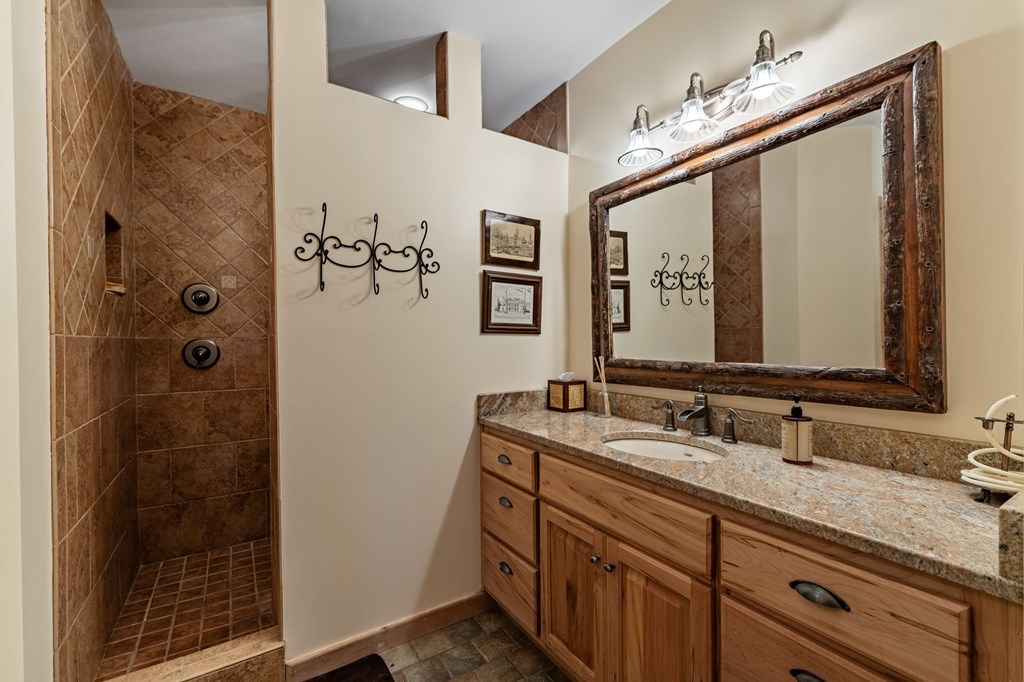 Morganton, Georgia, 30560, United States, 4 Bedrooms Bedrooms, ,5 BathroomsBathrooms,Residential,Active,1952626