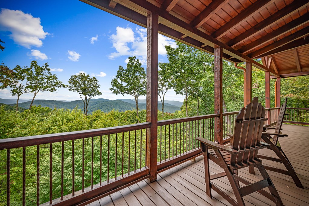 Morganton, Georgia, 30560, United States, 4 Bedrooms Bedrooms, ,5 BathroomsBathrooms,Residential,Active,1952626
