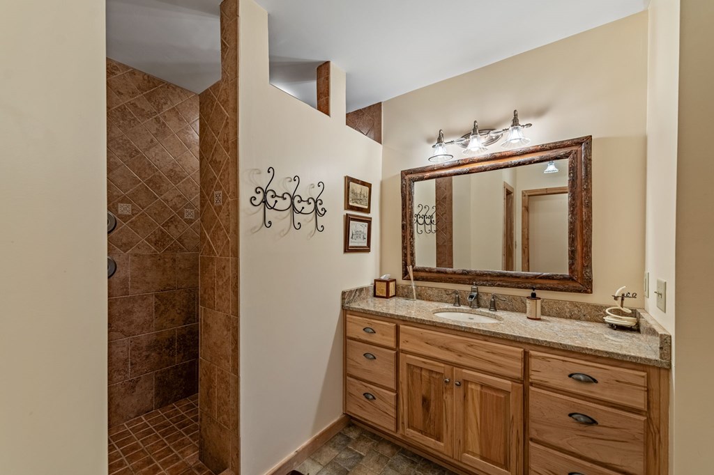 Morganton, Georgia, 30560, United States, 4 Bedrooms Bedrooms, ,5 BathroomsBathrooms,Residential,Active,1952626