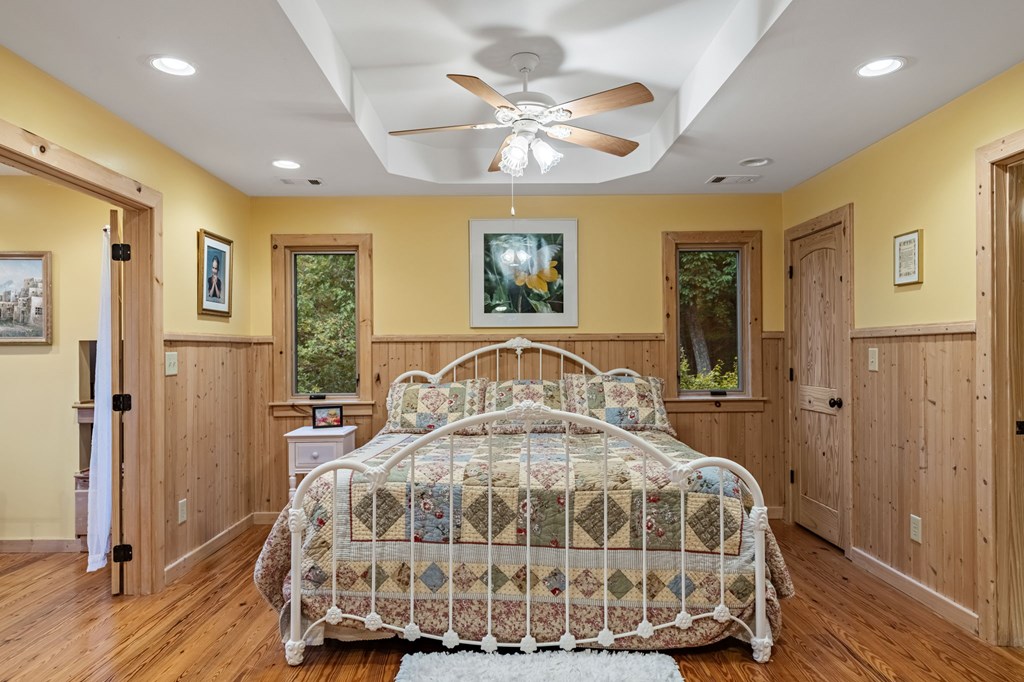 Morganton, Georgia, 30560, United States, 4 Bedrooms Bedrooms, ,5 BathroomsBathrooms,Residential,Active,1952626