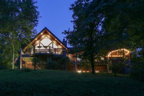 A home in Hayesville