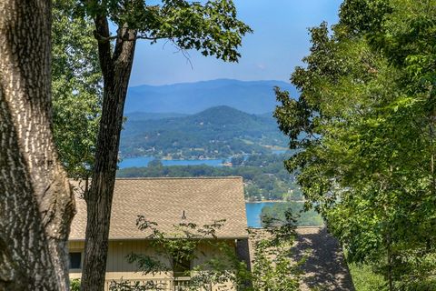 A home in Hayesville