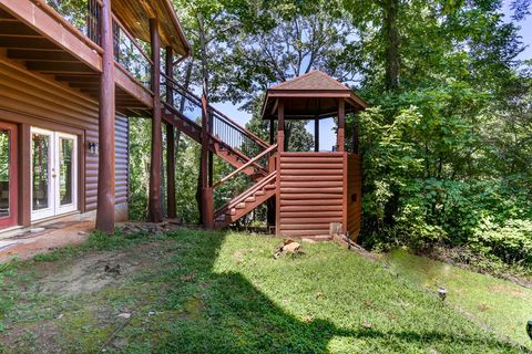 A home in Hayesville