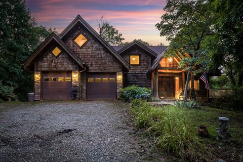 A home in Hayesville