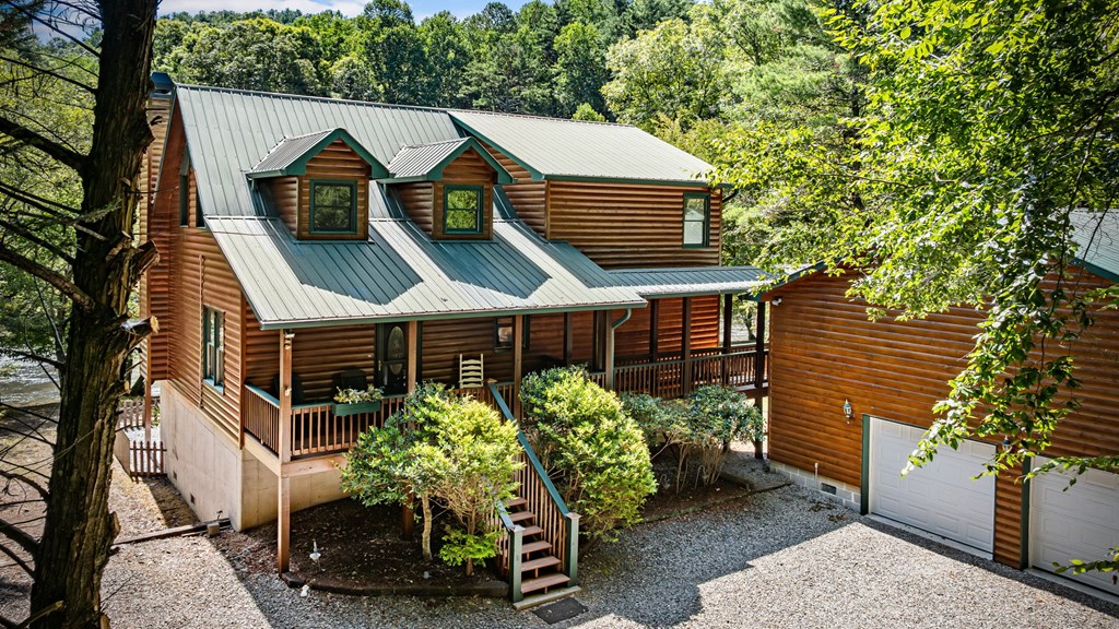 221 Muller Lane
