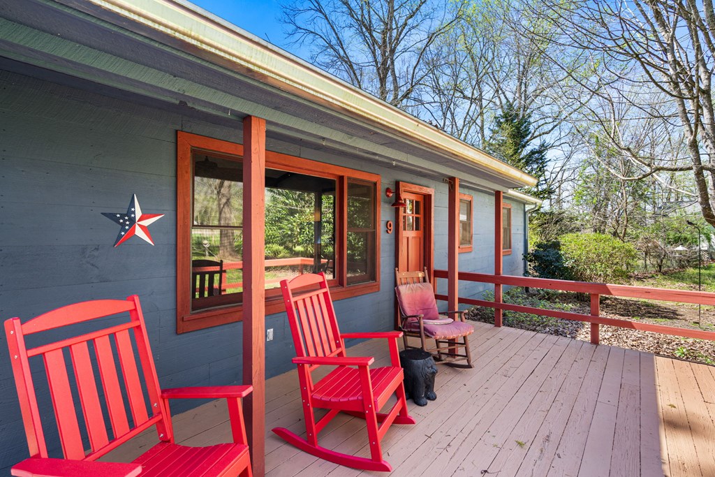 9 Tusquittee Creek Lane