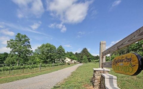 A home in Hiawassee