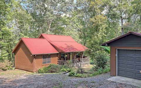 A home in Hiawassee