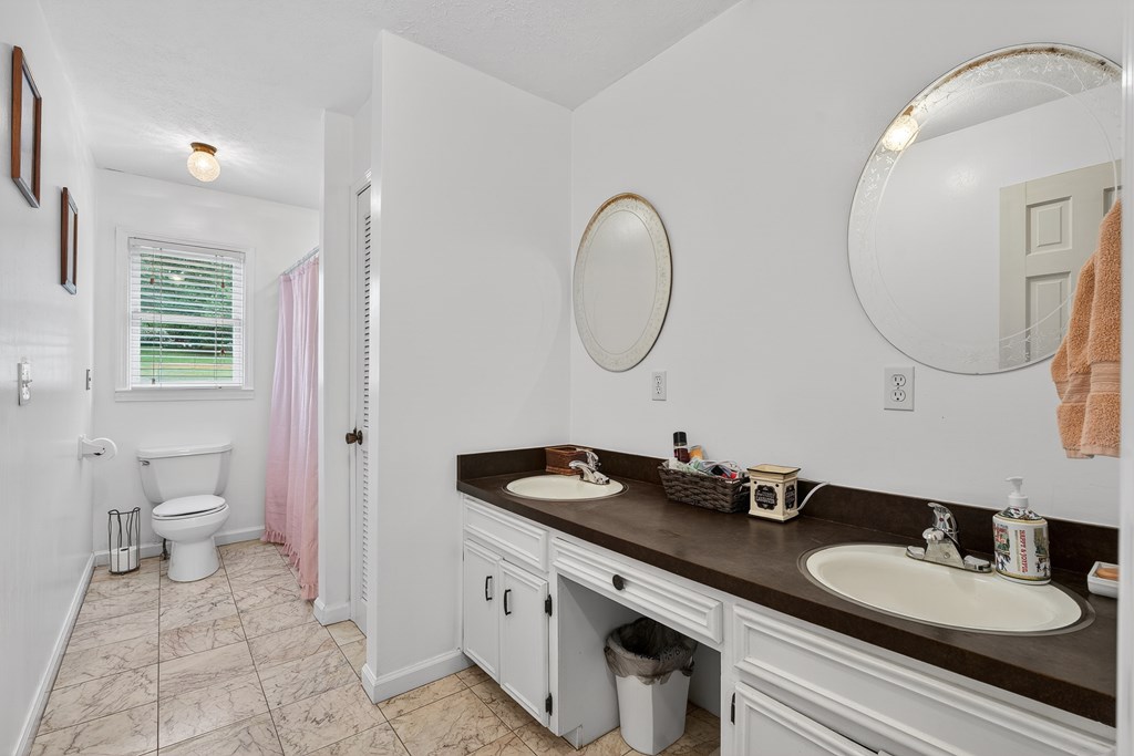 Dahlonega, Georgia, 30533, United States, 5 Bedrooms Bedrooms, ,4 BathroomsBathrooms,Residential,Active,2044582