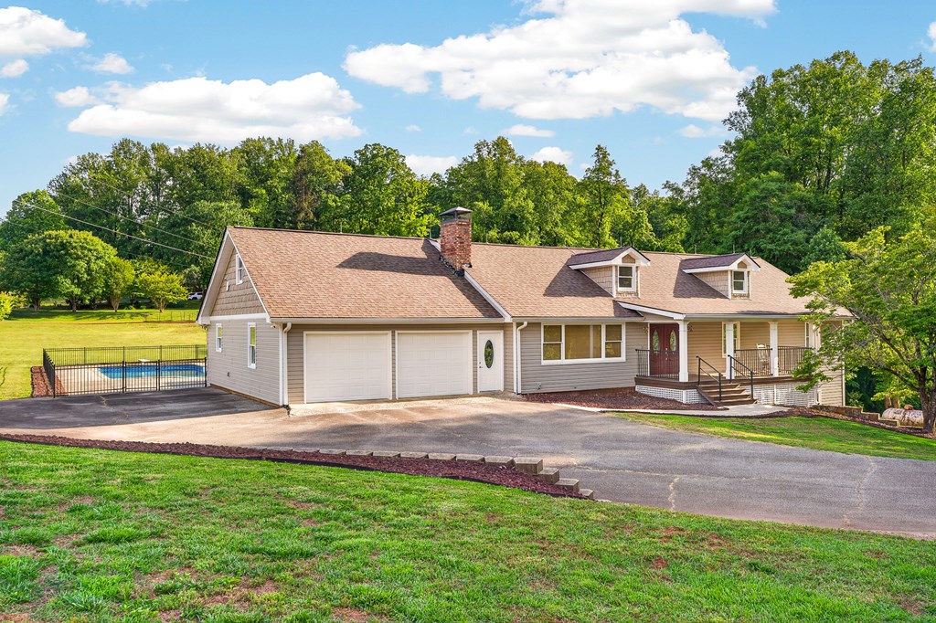 Dahlonega, Georgia, 30533, United States, 5 Bedrooms Bedrooms, ,4 BathroomsBathrooms,Residential,Active,2044582