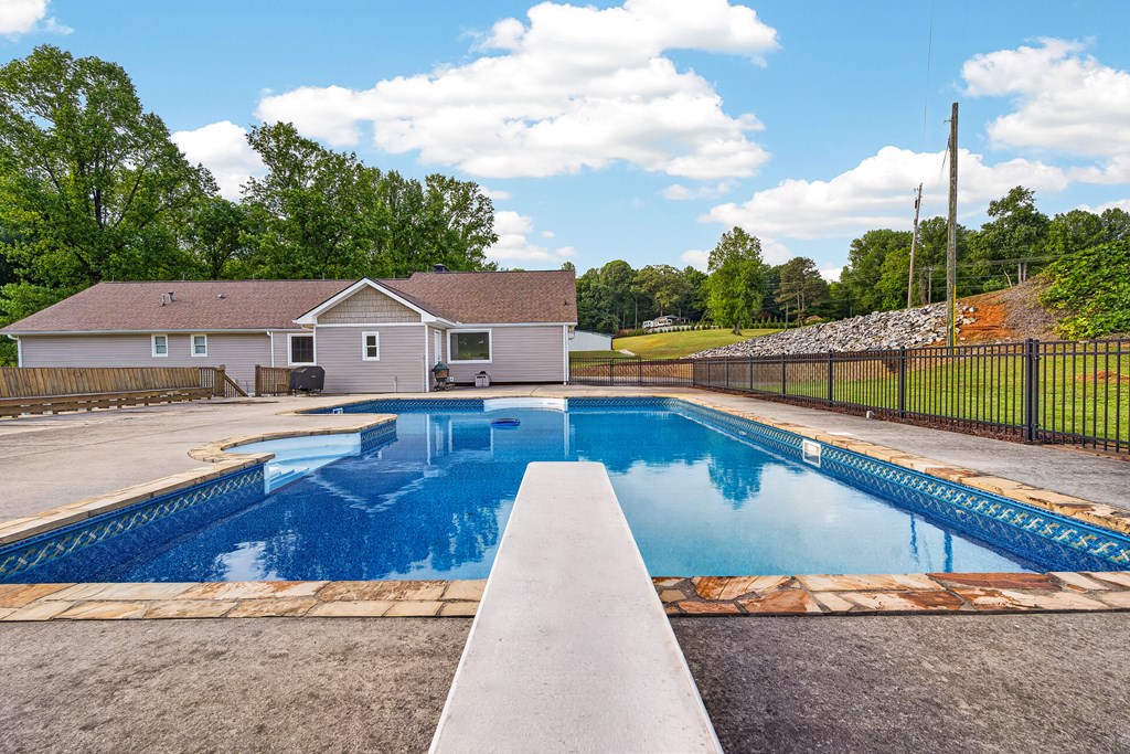 Dahlonega, Georgia, 30533, United States, 5 Bedrooms Bedrooms, ,4 BathroomsBathrooms,Residential,Active,2044582