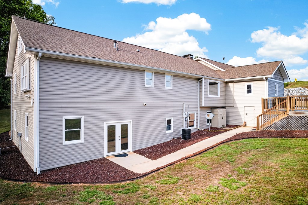 Dahlonega, Georgia, 30533, United States, 5 Bedrooms Bedrooms, ,4 BathroomsBathrooms,Residential,Active,2044582