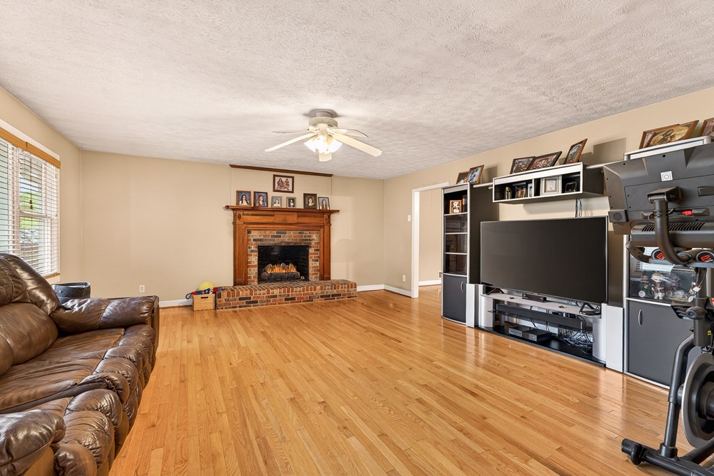 Dahlonega, Georgia, 30533, United States, 5 Bedrooms Bedrooms, ,4 BathroomsBathrooms,Residential,Active,2044582