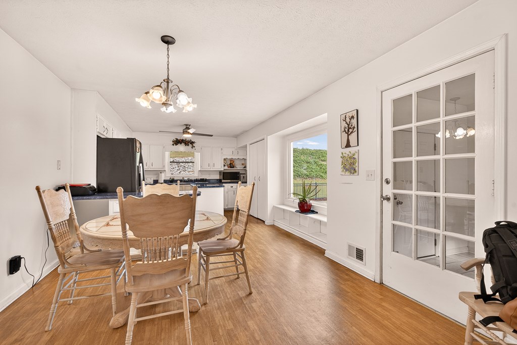Dahlonega, Georgia, 30533, United States, 5 Bedrooms Bedrooms, ,4 BathroomsBathrooms,Residential,Active,2044582