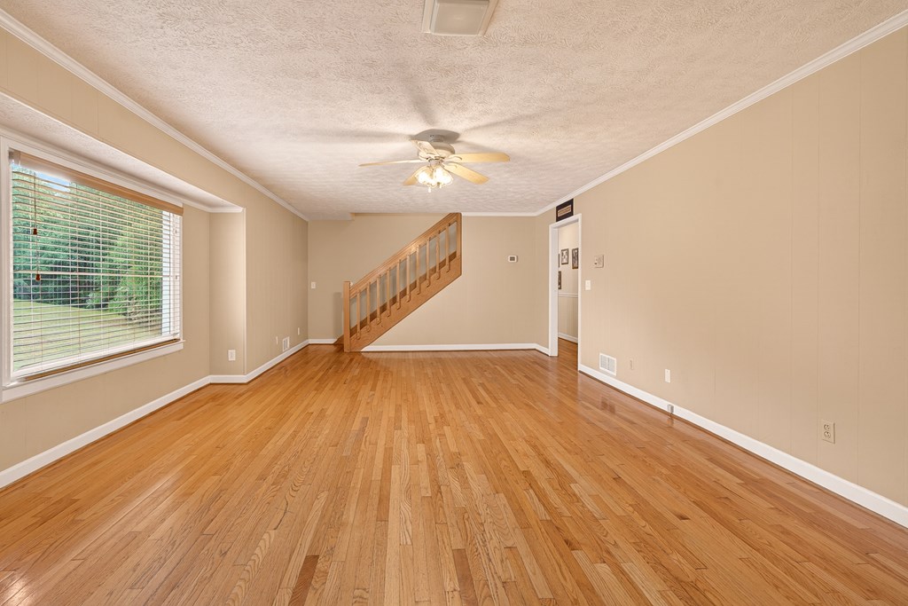 Dahlonega, Georgia, 30533, United States, 5 Bedrooms Bedrooms, ,4 BathroomsBathrooms,Residential,Active,2044582
