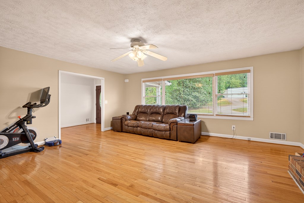 Dahlonega, Georgia, 30533, United States, 5 Bedrooms Bedrooms, ,4 BathroomsBathrooms,Residential,Active,2044582