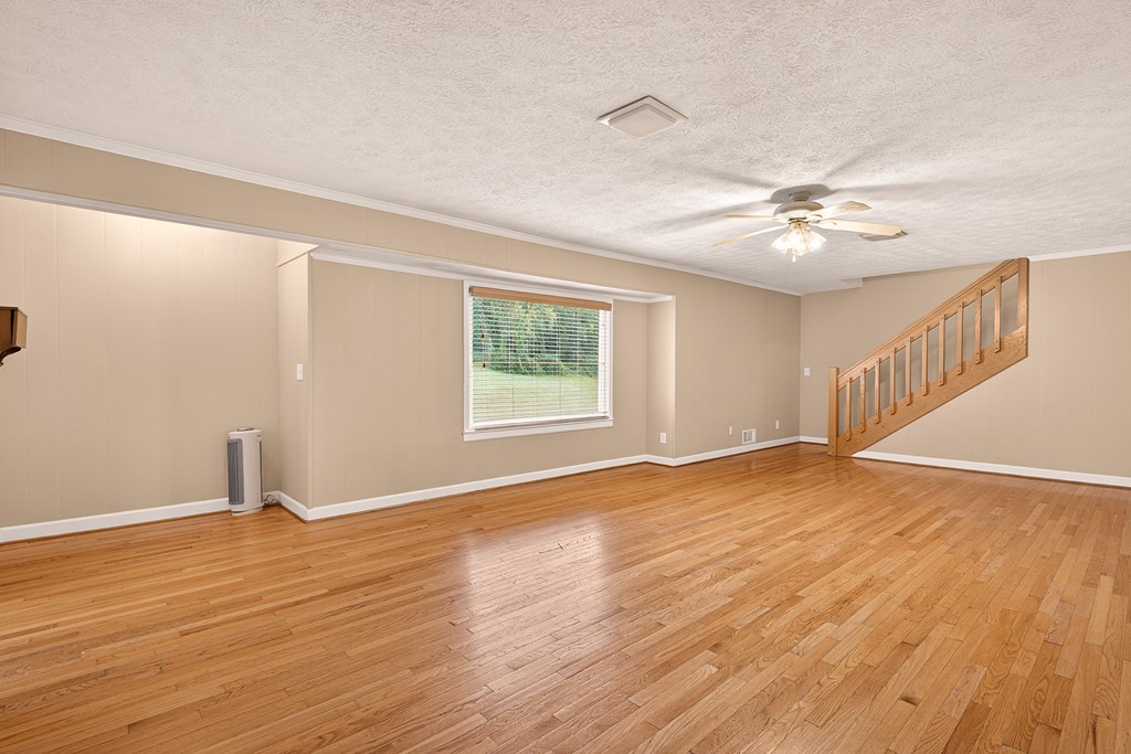 Dahlonega, Georgia, 30533, United States, 5 Bedrooms Bedrooms, ,4 BathroomsBathrooms,Residential,Active,2044582