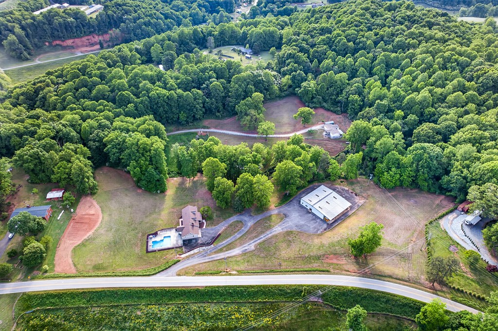 Dahlonega, Georgia, 30533, United States, 5 Bedrooms Bedrooms, ,4 BathroomsBathrooms,Residential,Active,2044582