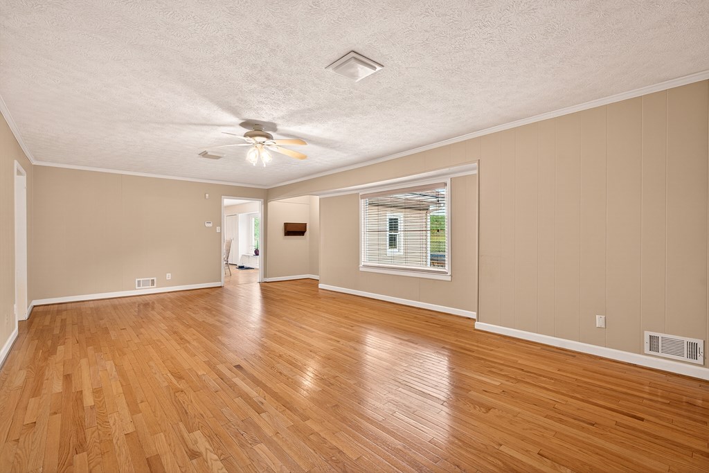 Dahlonega, Georgia, 30533, United States, 5 Bedrooms Bedrooms, ,4 BathroomsBathrooms,Residential,Active,2044582