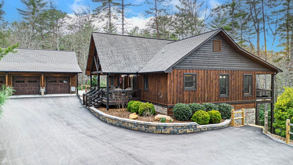 Morganton, Georgia, 30560, United States, 3 Bedrooms Bedrooms, ,3 BathroomsBathrooms,Residential,Active,2031744