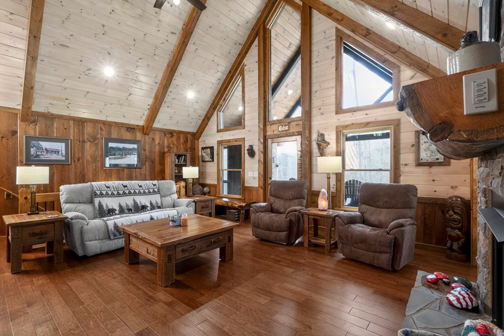 Morganton, Georgia, 30560, United States, 3 Bedrooms Bedrooms, ,3 BathroomsBathrooms,Residential,Active,2031744