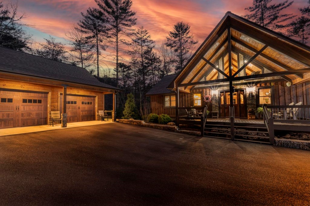 Morganton, Georgia, 30560, United States, 3 Bedrooms Bedrooms, ,3 BathroomsBathrooms,Residential,Active,2031744