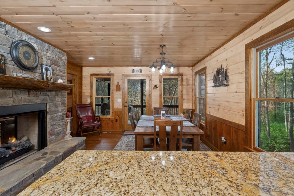 Morganton, Georgia, 30560, United States, 3 Bedrooms Bedrooms, ,3 BathroomsBathrooms,Residential,Active,2031744