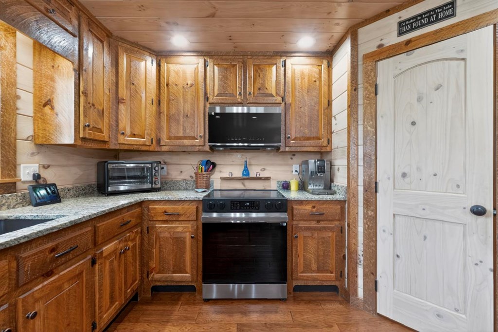 Morganton, Georgia, 30560, United States, 3 Bedrooms Bedrooms, ,3 BathroomsBathrooms,Residential,Active,2031744