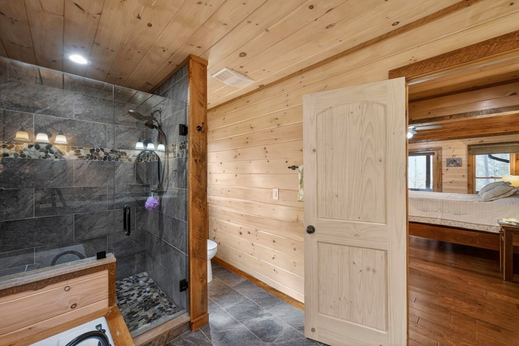 Morganton, Georgia, 30560, United States, 3 Bedrooms Bedrooms, ,3 BathroomsBathrooms,Residential,Active,2031744