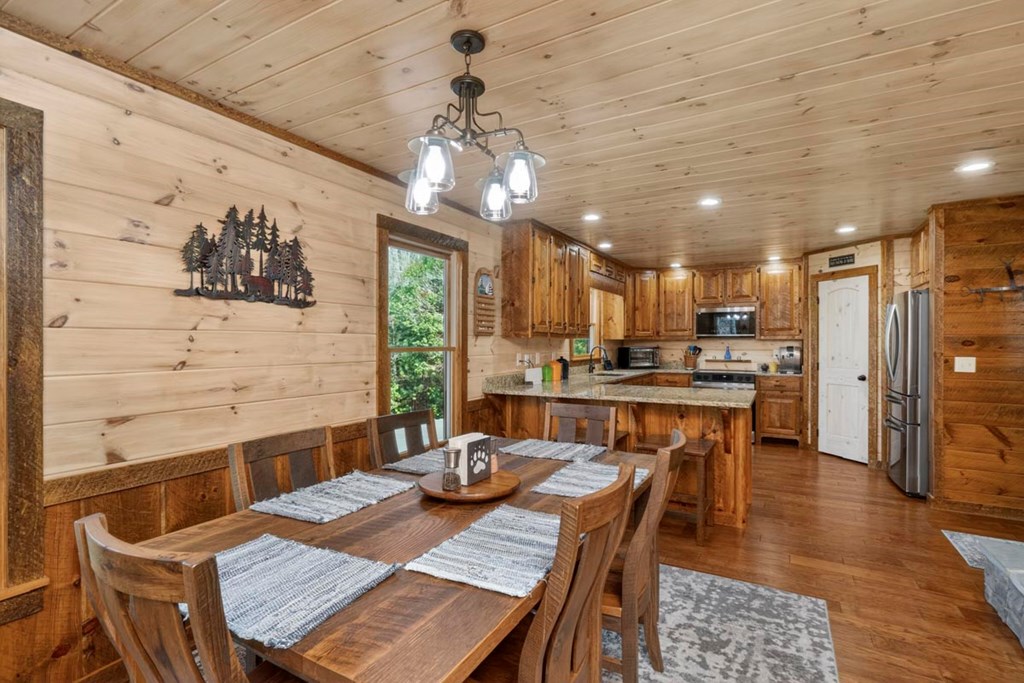 Morganton, Georgia, 30560, United States, 3 Bedrooms Bedrooms, ,3 BathroomsBathrooms,Residential,Active,2031744