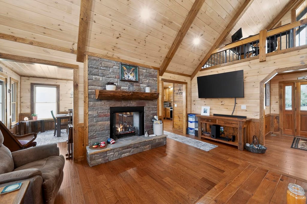 Morganton, Georgia, 30560, United States, 3 Bedrooms Bedrooms, ,3 BathroomsBathrooms,Residential,Active,2031744