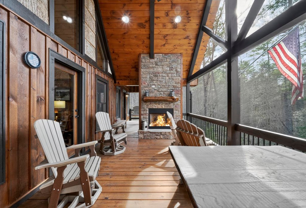 Morganton, Georgia, 30560, United States, 3 Bedrooms Bedrooms, ,3 BathroomsBathrooms,Residential,Active,2031744