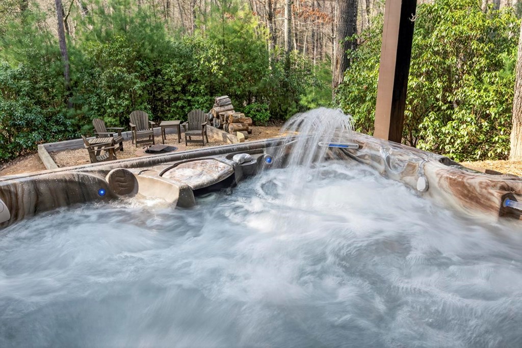 Morganton, Georgia, 30560, United States, 3 Bedrooms Bedrooms, ,3 BathroomsBathrooms,Residential,Active,2031744