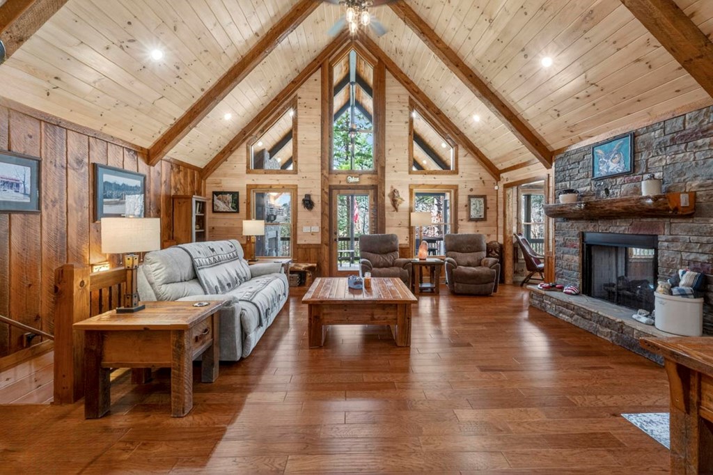 Morganton, Georgia, 30560, United States, 3 Bedrooms Bedrooms, ,3 BathroomsBathrooms,Residential,Active,2031744
