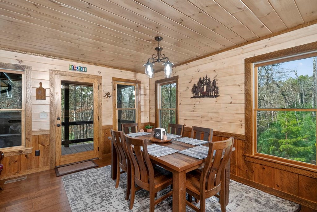 Morganton, Georgia, 30560, United States, 3 Bedrooms Bedrooms, ,3 BathroomsBathrooms,Residential,Active,2031744