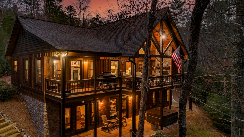 Morganton, Georgia, 30560, United States, 3 Bedrooms Bedrooms, ,3 BathroomsBathrooms,Residential,Active,2031744
