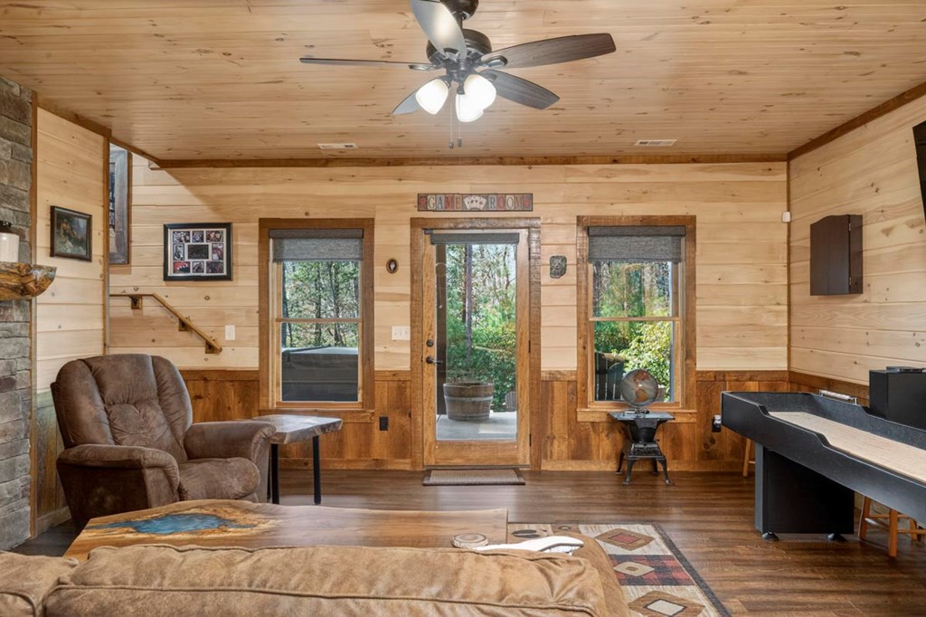 Morganton, Georgia, 30560, United States, 3 Bedrooms Bedrooms, ,3 BathroomsBathrooms,Residential,Active,2031744
