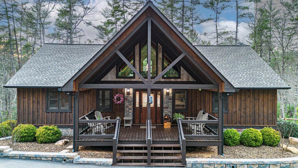 Morganton, Georgia, 30560, United States, 3 Bedrooms Bedrooms, ,3 BathroomsBathrooms,Residential,Active,2031744