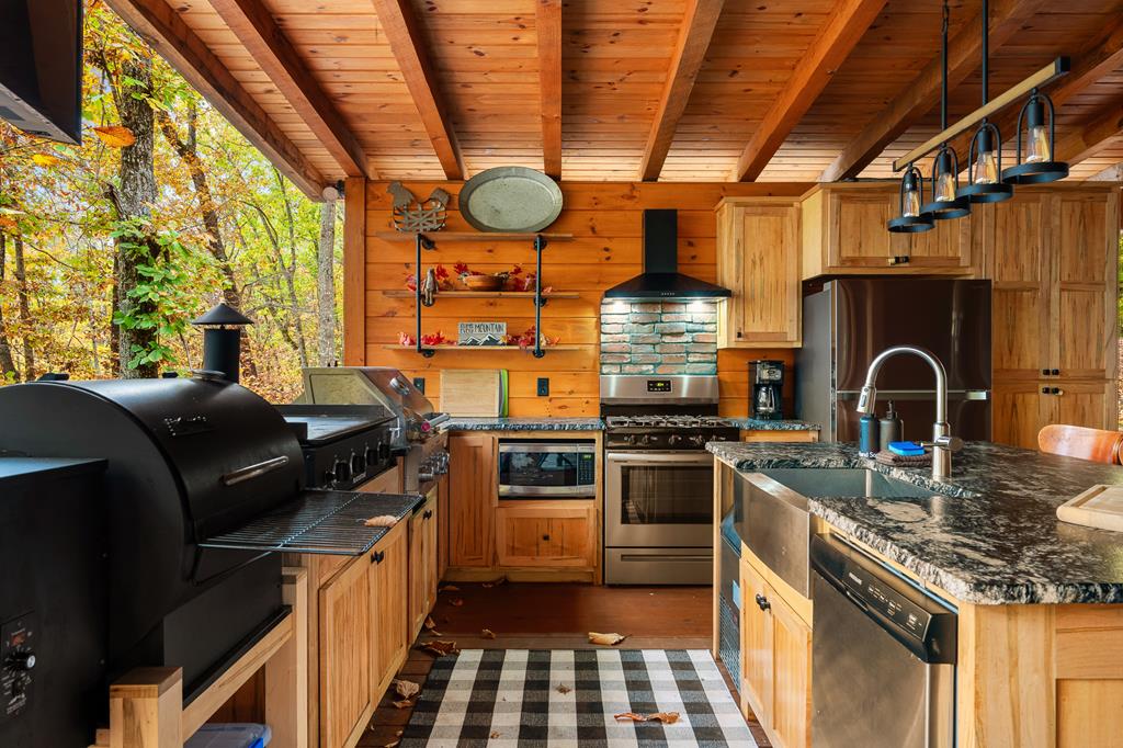 Morganton, Georgia, 30560, United States, 4 Bedrooms Bedrooms, ,4 BathroomsBathrooms,Residential,Active,2027048