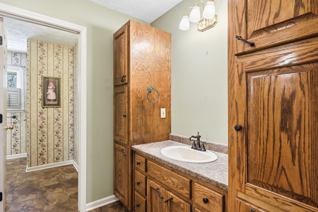Ellijay, Georgia, 30540, United States, 3 Bedrooms Bedrooms, ,4 BathroomsBathrooms,Residential,Active,2025626