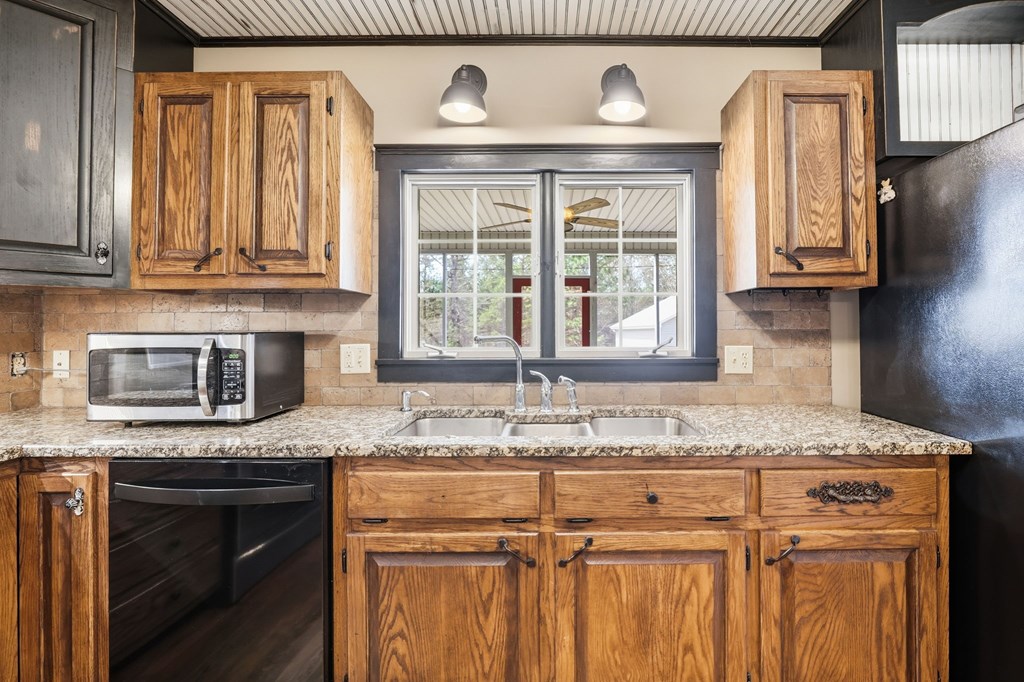 Ellijay, Georgia, 30540, United States, 3 Bedrooms Bedrooms, ,4 BathroomsBathrooms,Residential,Active,2025626